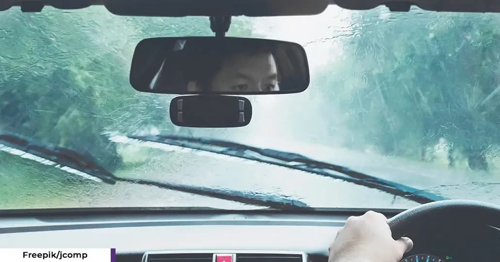 9 Tips Berkendara saat Hujan, Hindari Rem Mendadak!