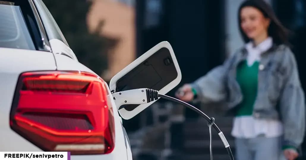 10 Kelebihan dan Kekurangan Mobil Listrik di Indonesia