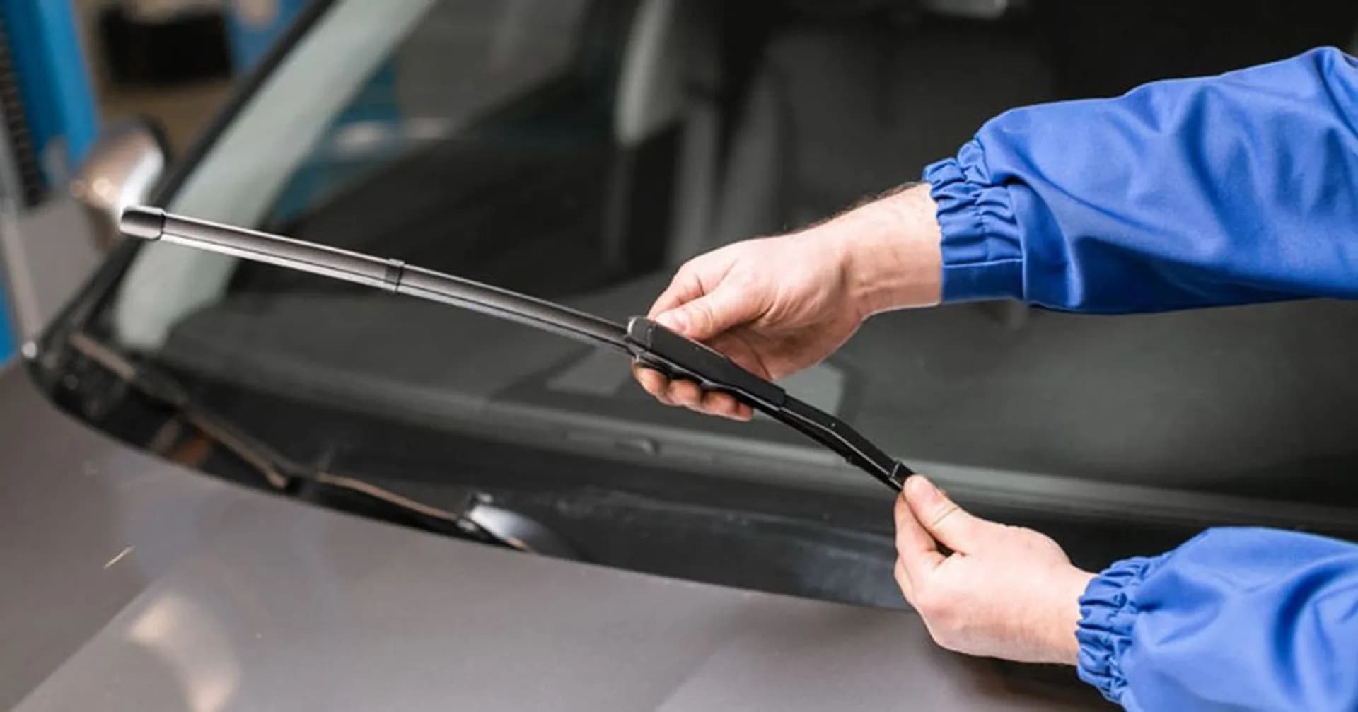 Musim Hujan Tiba, Rawat Wiper Mobil dengan 5 Cara Ini