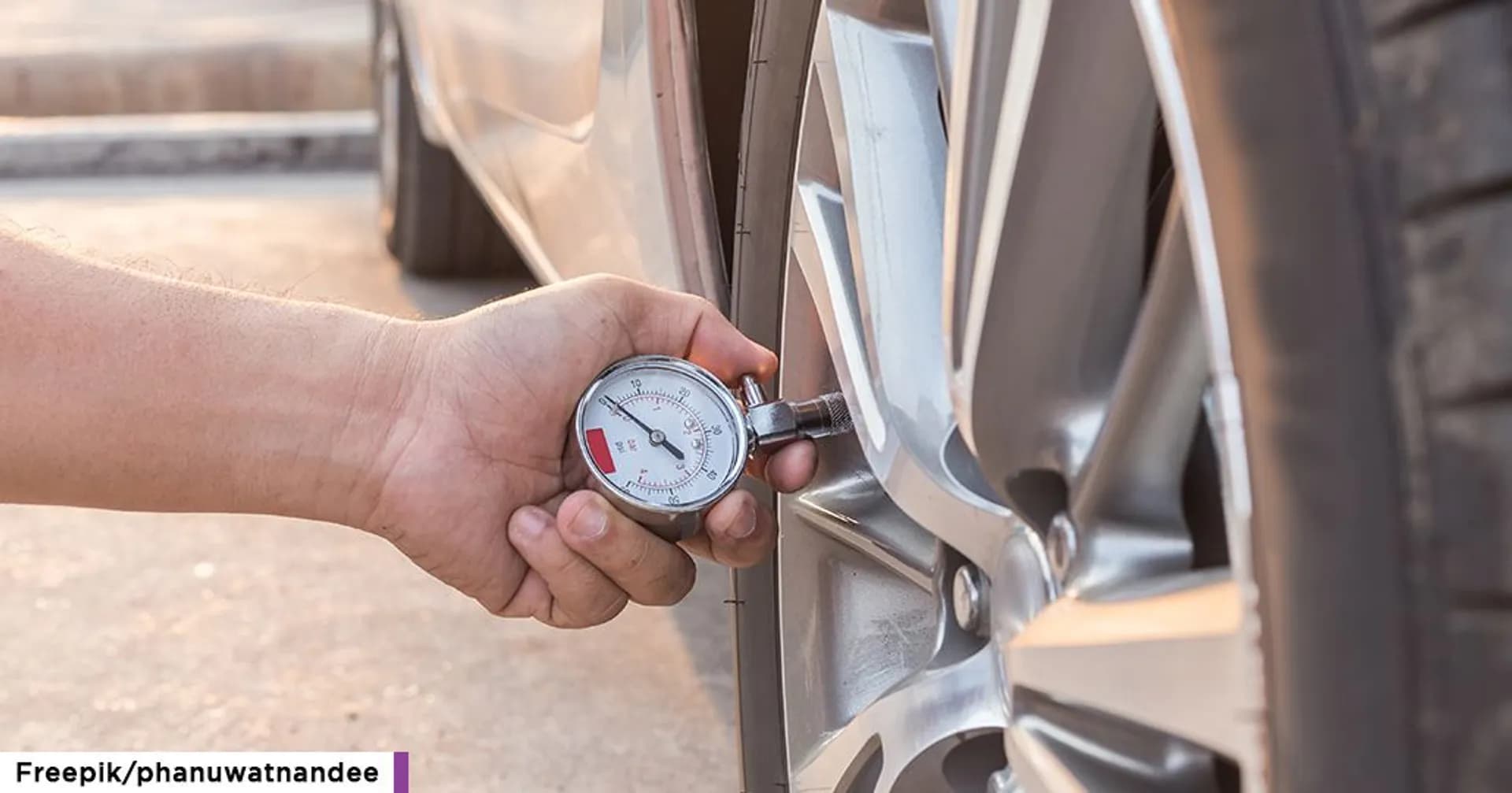 Begini Cara Cek Ban Mobil Sendiri Tanpa ke Bengkel