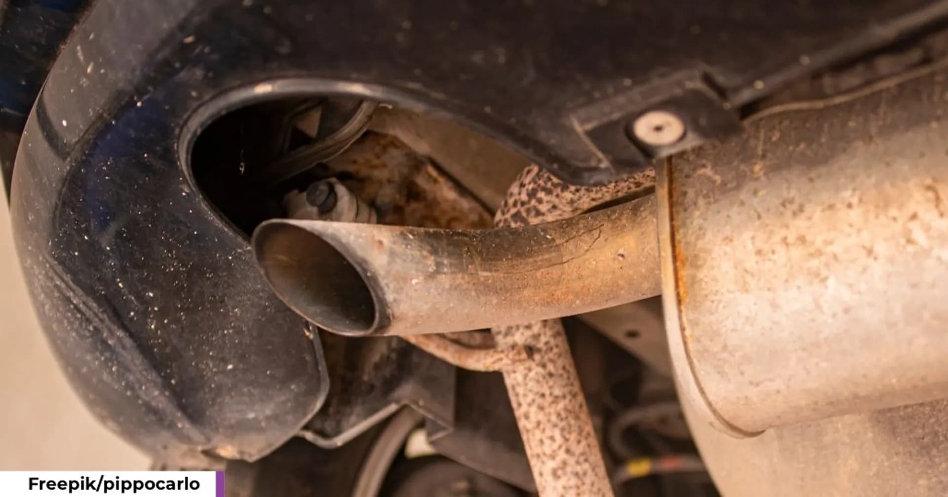 Cara Efektif Bersihkan Knalpot Mobil Berkarat