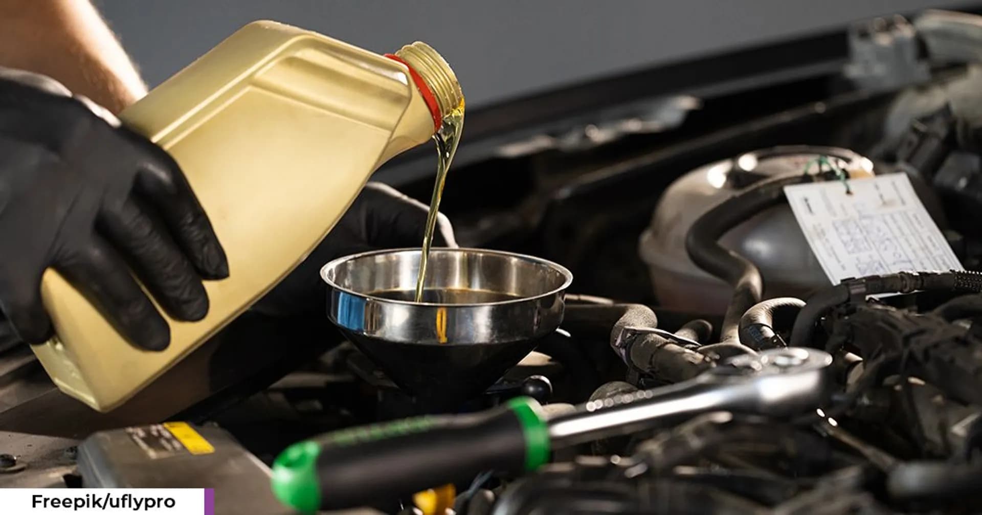 Mobil Jarang Digunakan, Apa Perlu Ganti Oli?