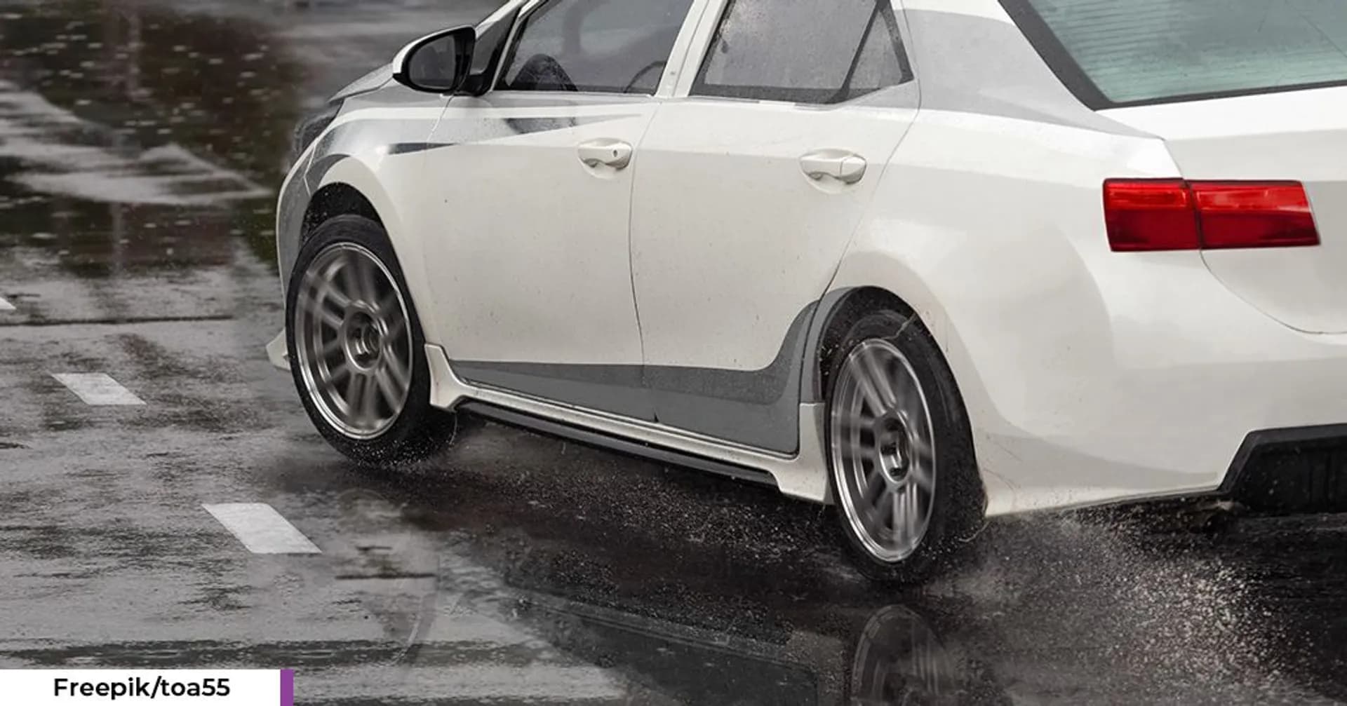Beli Mobil Bekas, Awas Ban Selip saat Hujan