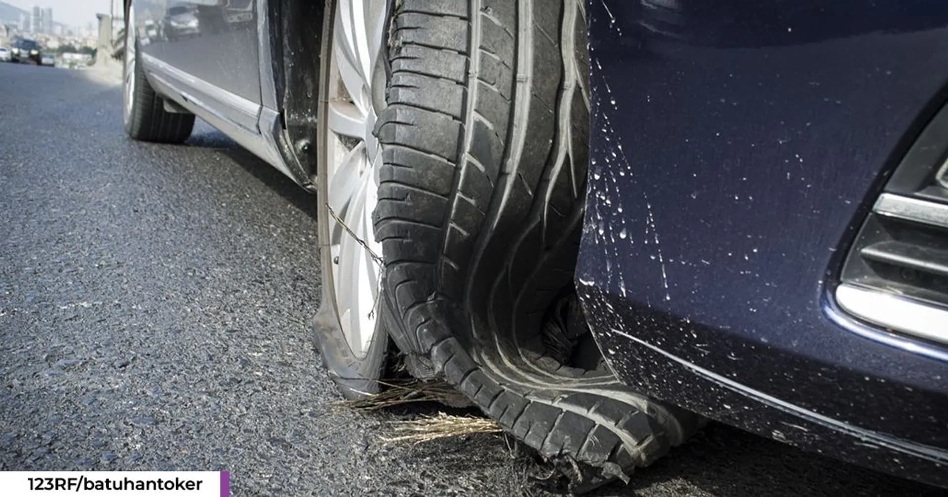 Biar Tahu, Ini 7 Penyebab Ban Mobil Pecah di Jalan